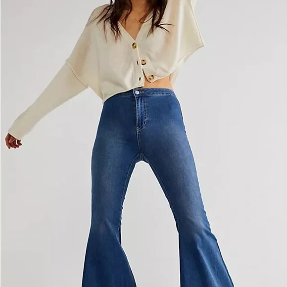 Free People ~ We the Free Boho Just Float on Flare Jeans Sz 26 - Picture 4 of 6